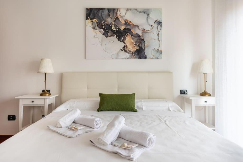 Attico Vicino Milano, Mxp, Rho Fiera Lägenhet Busto Arsizio Exteriör bild