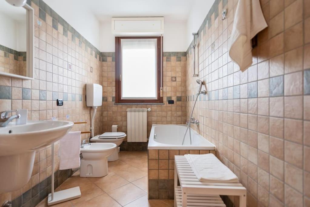 Attico Vicino Milano, Mxp, Rho Fiera Lägenhet Busto Arsizio Exteriör bild