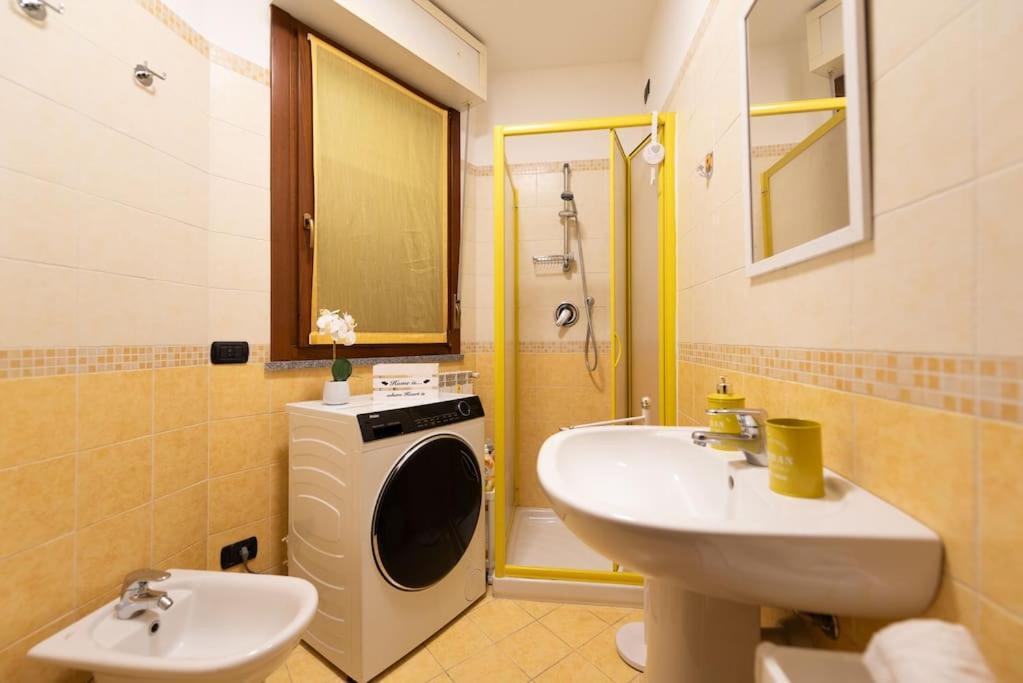 Attico Vicino Milano, Mxp, Rho Fiera Lägenhet Busto Arsizio Exteriör bild
