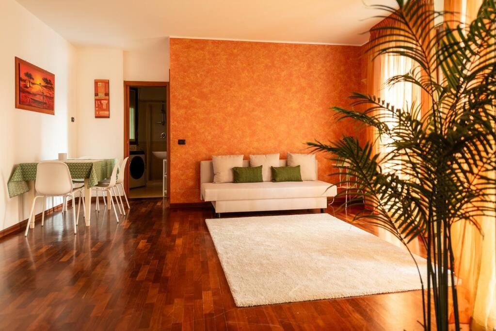 Attico Vicino Milano, Mxp, Rho Fiera Lägenhet Busto Arsizio Exteriör bild