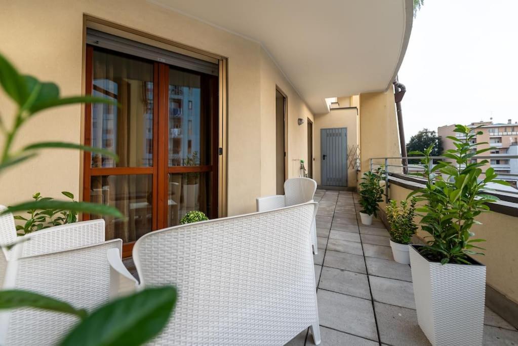 Attico Vicino Milano, Mxp, Rho Fiera Lägenhet Busto Arsizio Exteriör bild