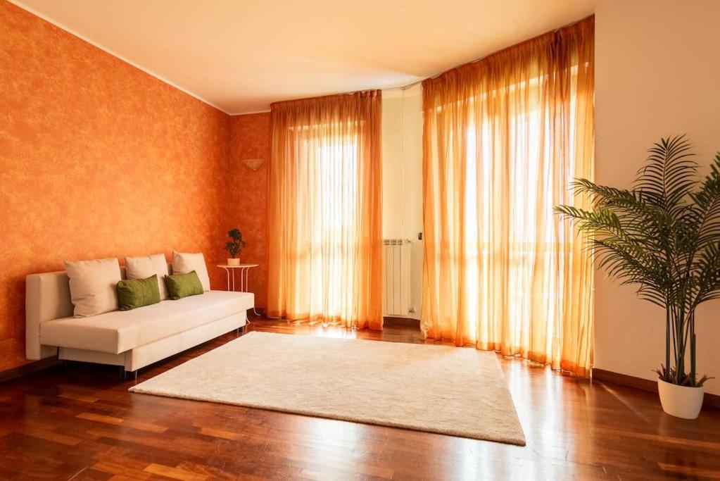 Attico Vicino Milano, Mxp, Rho Fiera Lägenhet Busto Arsizio Exteriör bild